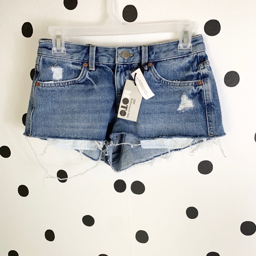 ๐HP๐๐ TOPSHOP CORY PETITE DISTRESSED SHORTS 0 - Picture 4 of 8